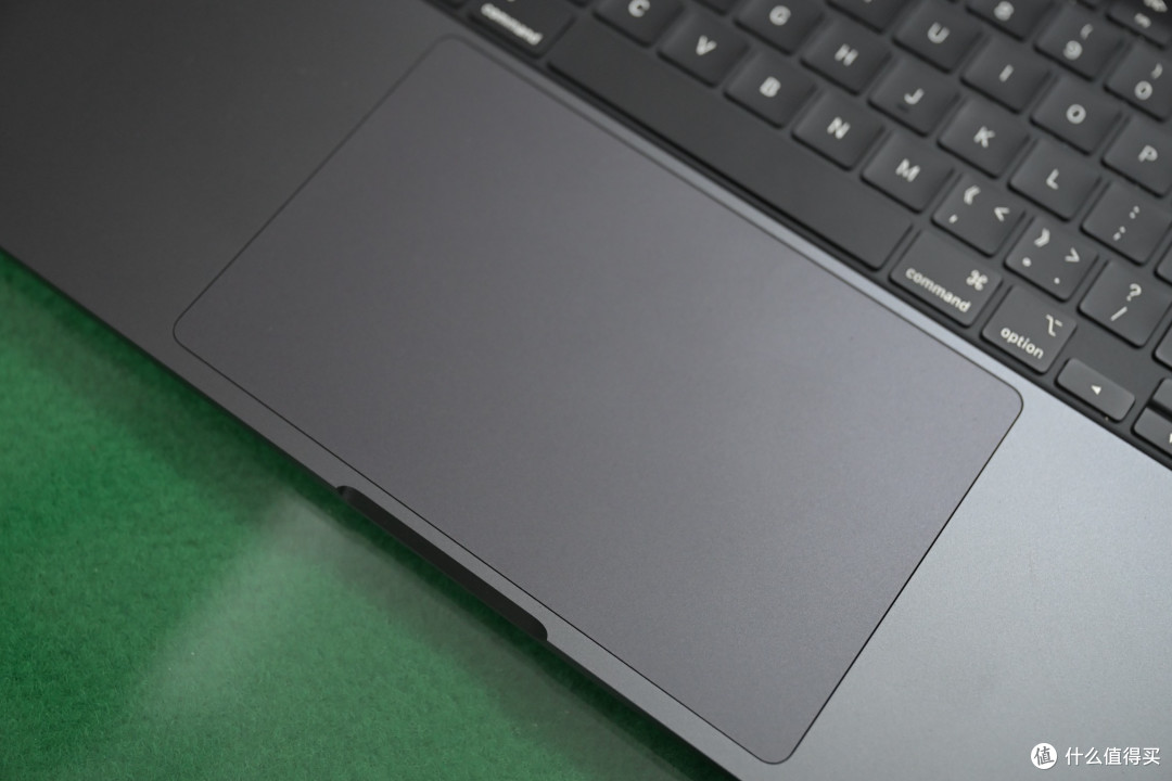 原谅我激动的指纹!苹果 MacBook Pro M5 Pro 16寸开箱