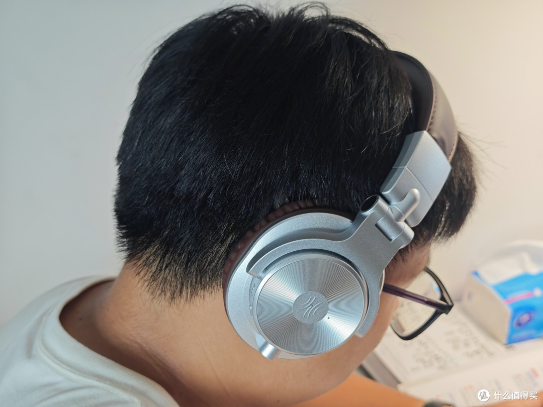有线专注干活，蓝牙自在出行。OneOdio 双模头戴耳机真实使用体验
