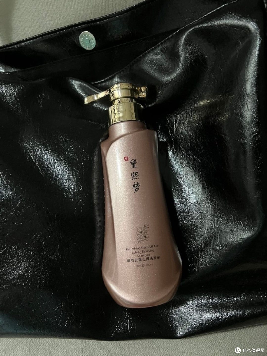 郑州夏天告别“雪花”尴尬,黛熙梦让我终于敢穿深色衣服了