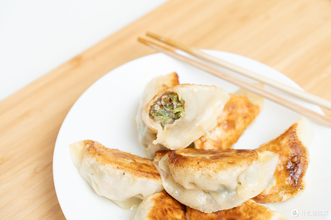 首农备好料!教你手工包饺子技巧,皮薄馅巨香,解锁地道家常美味