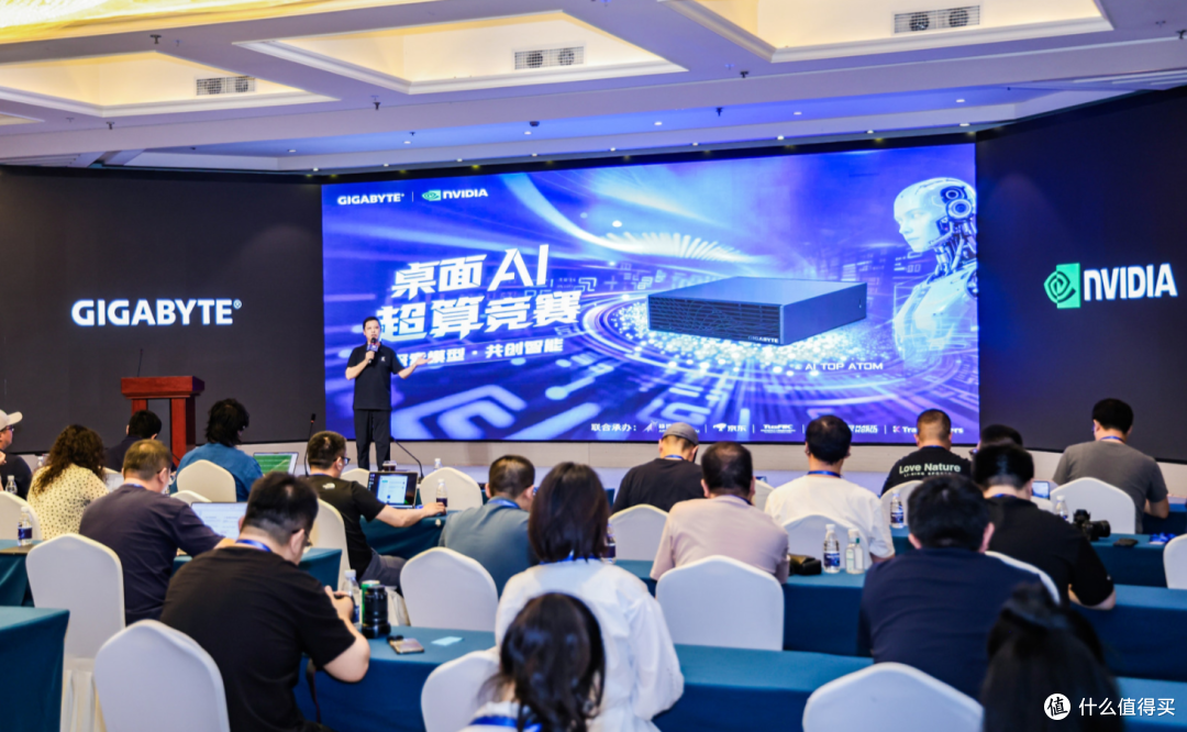 桌面AI算力新时代!技嘉AI TOP ATOM解锁轻量化本地超算无限可能