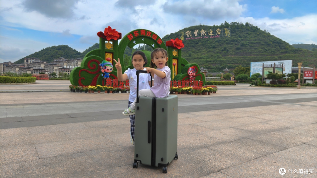 穿苗服品酸汤观瀑布玩漂流,爽爽贵州旅行周记