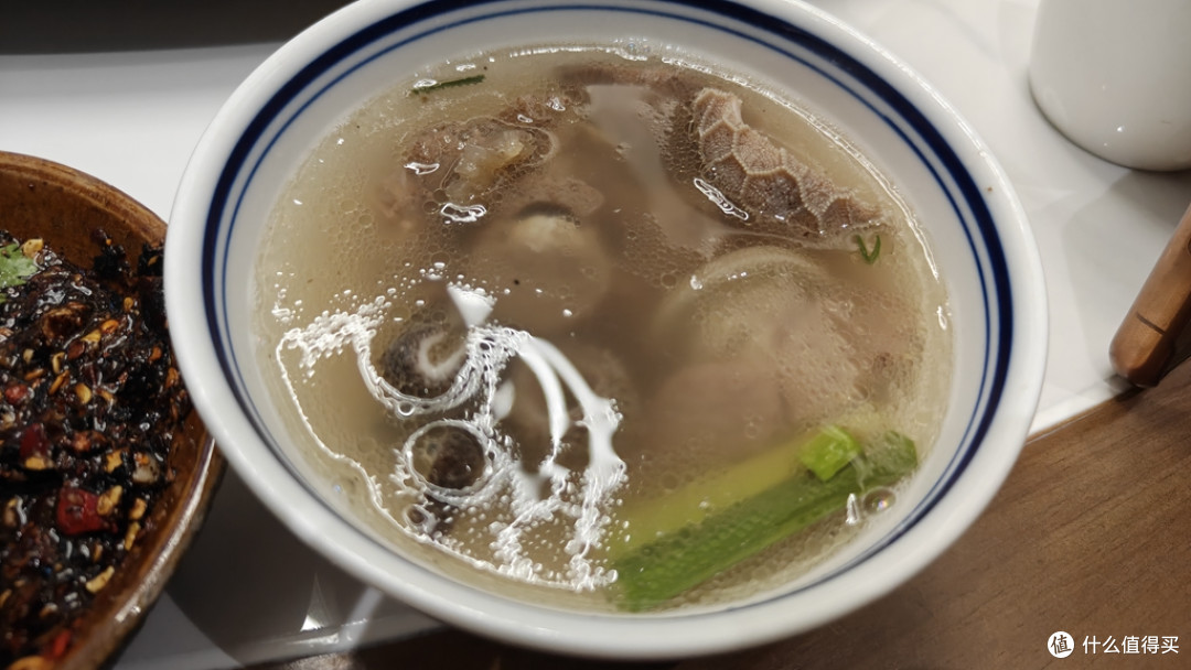 穿苗服品酸汤观瀑布玩漂流,爽爽贵州旅行周记