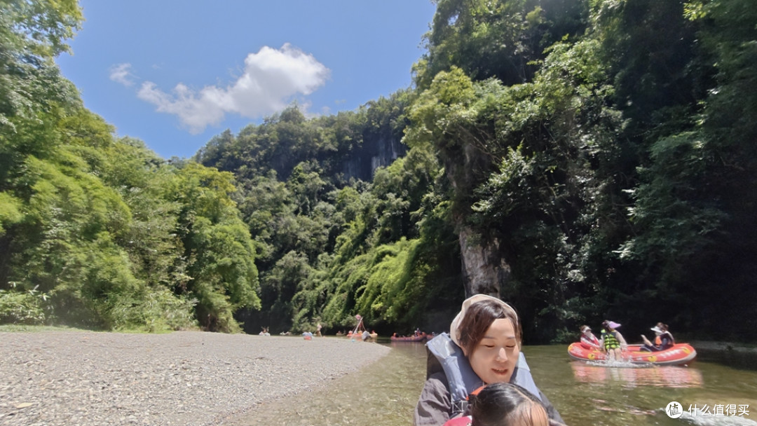 穿苗服品酸汤观瀑布玩漂流,爽爽贵州旅行周记