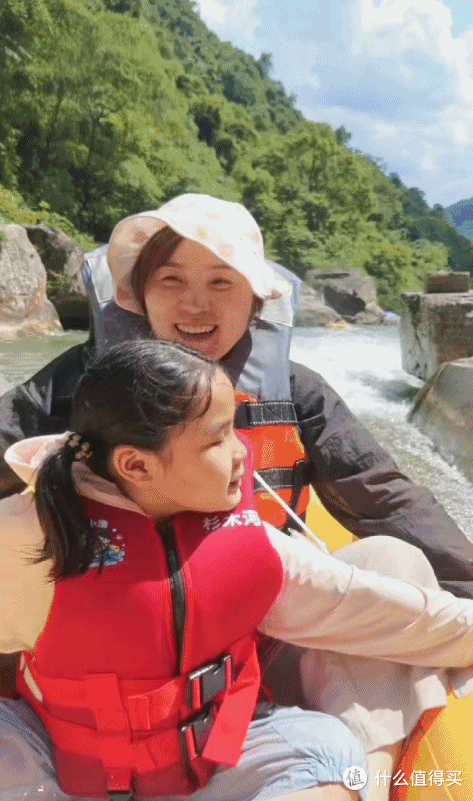 穿苗服品酸汤观瀑布玩漂流,爽爽贵州旅行周记