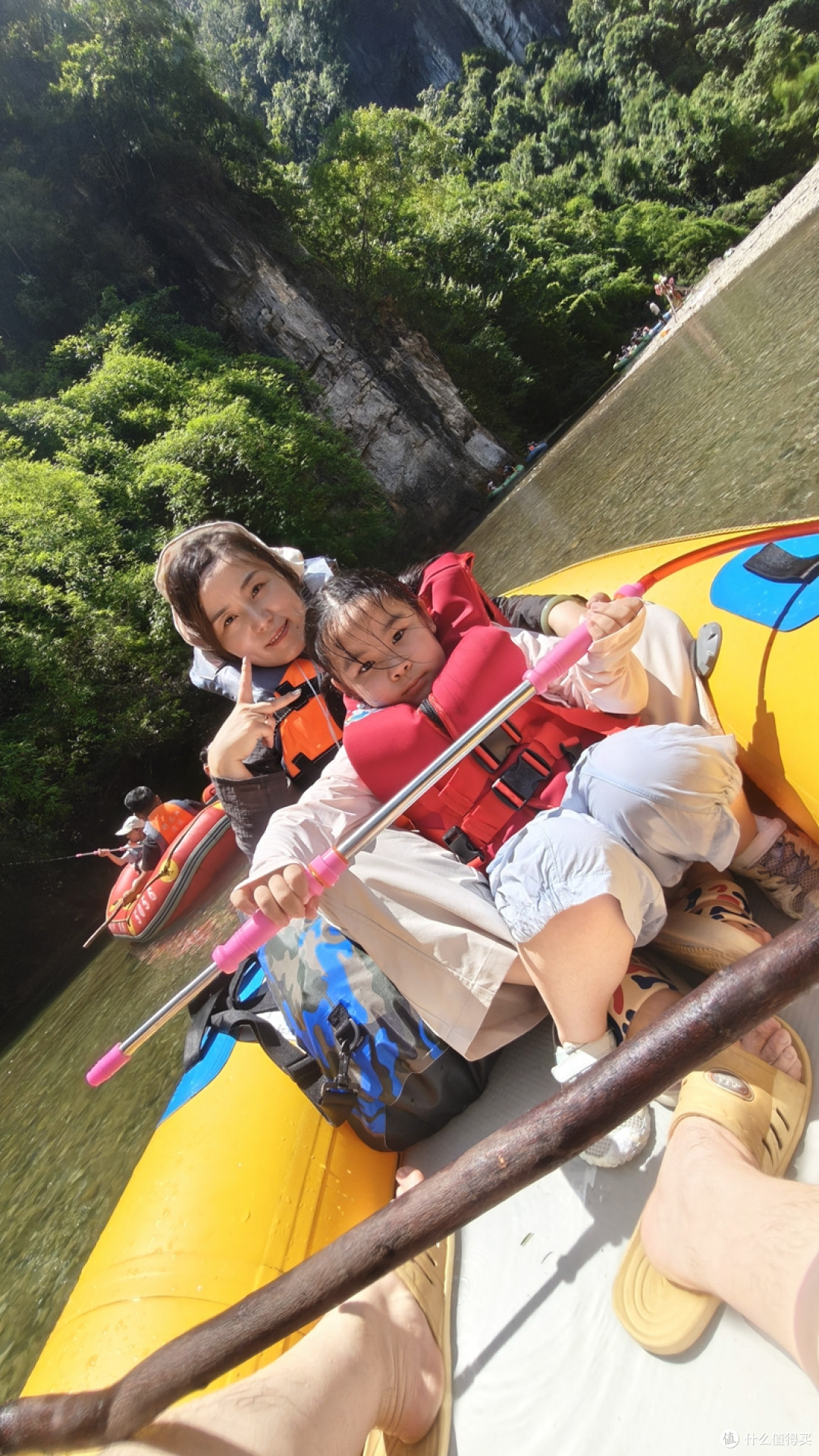 穿苗服品酸汤观瀑布玩漂流,爽爽贵州旅行周记