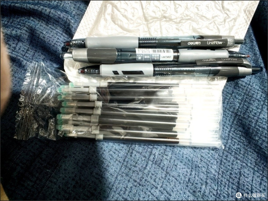 一支陪我两年的按动中性笔