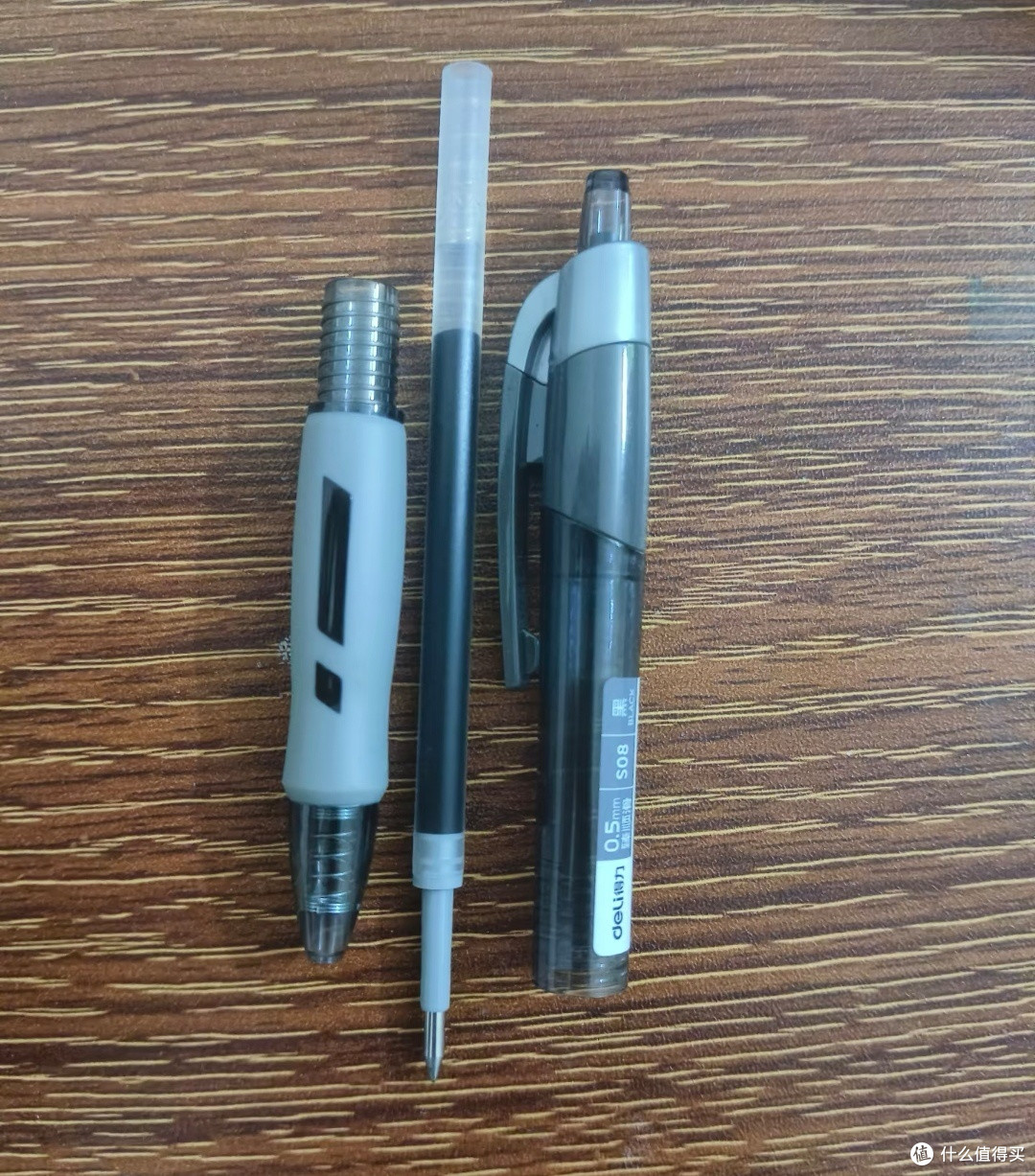 我的宝藏文具搭子,得力臻顺滑中性笔