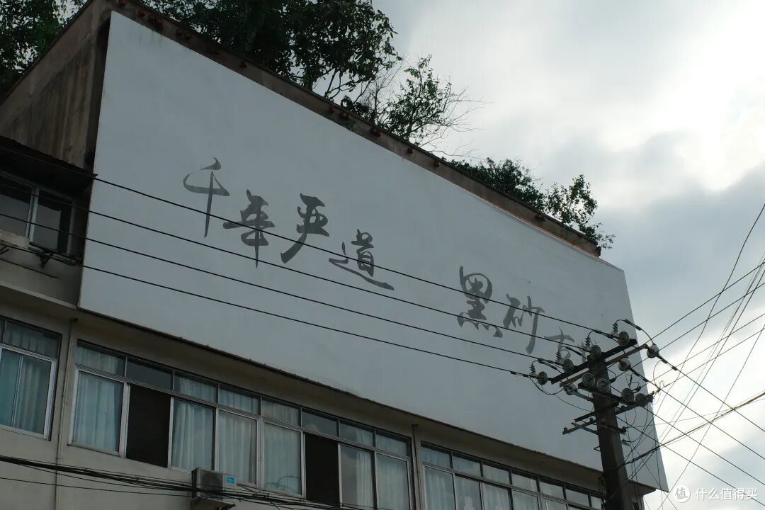 手里的好牌,随便拿出一张就是王炸!这座小城隐藏得太深了
