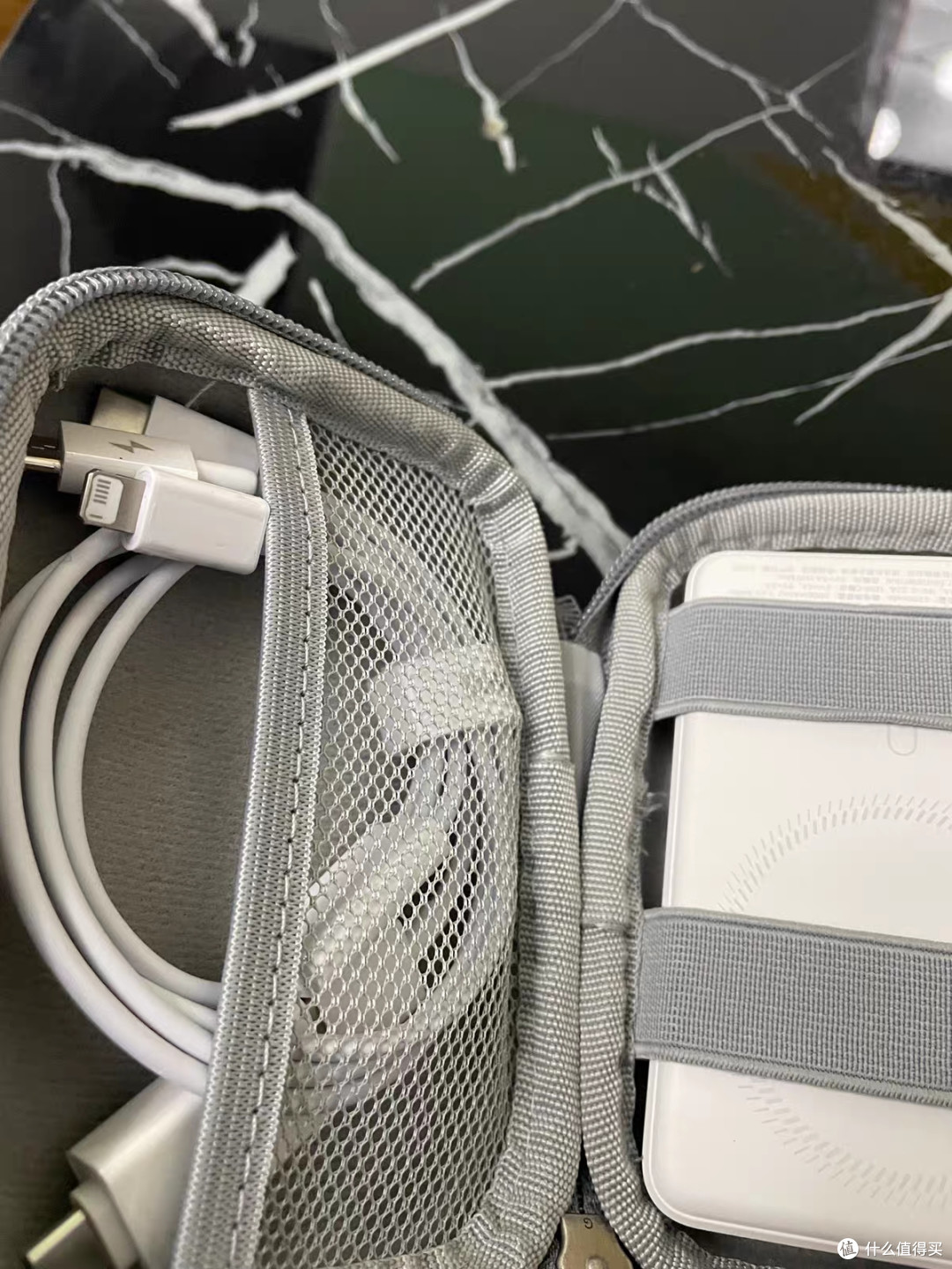 包里数据线缠成蜘蛛网?这小包一装,清清爽爽