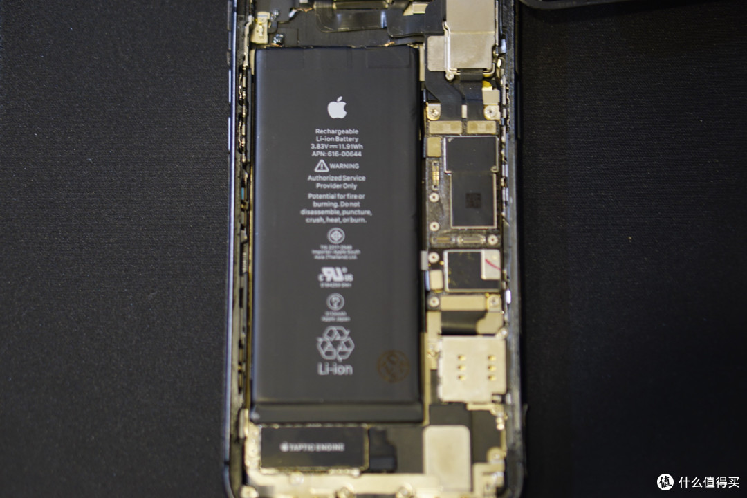 死马当活马医 战损iPhone11更换电池