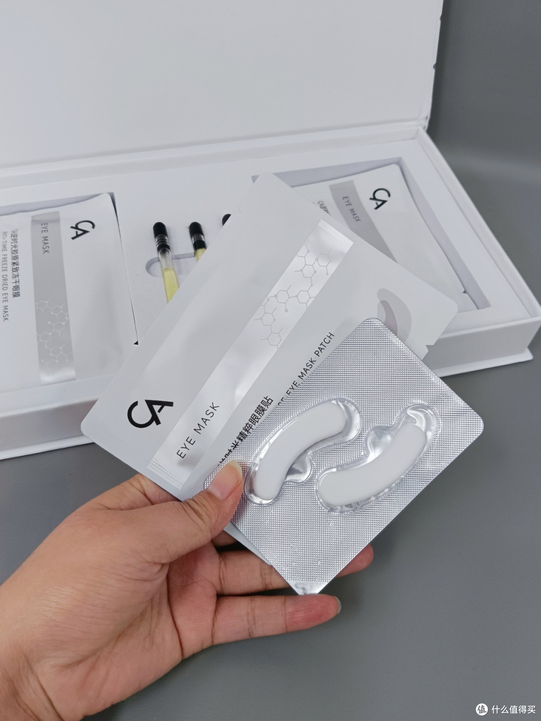 用什么眼膜能修护鱼尾纹?上班通勤党常用2款,淡化显老浅表细纹