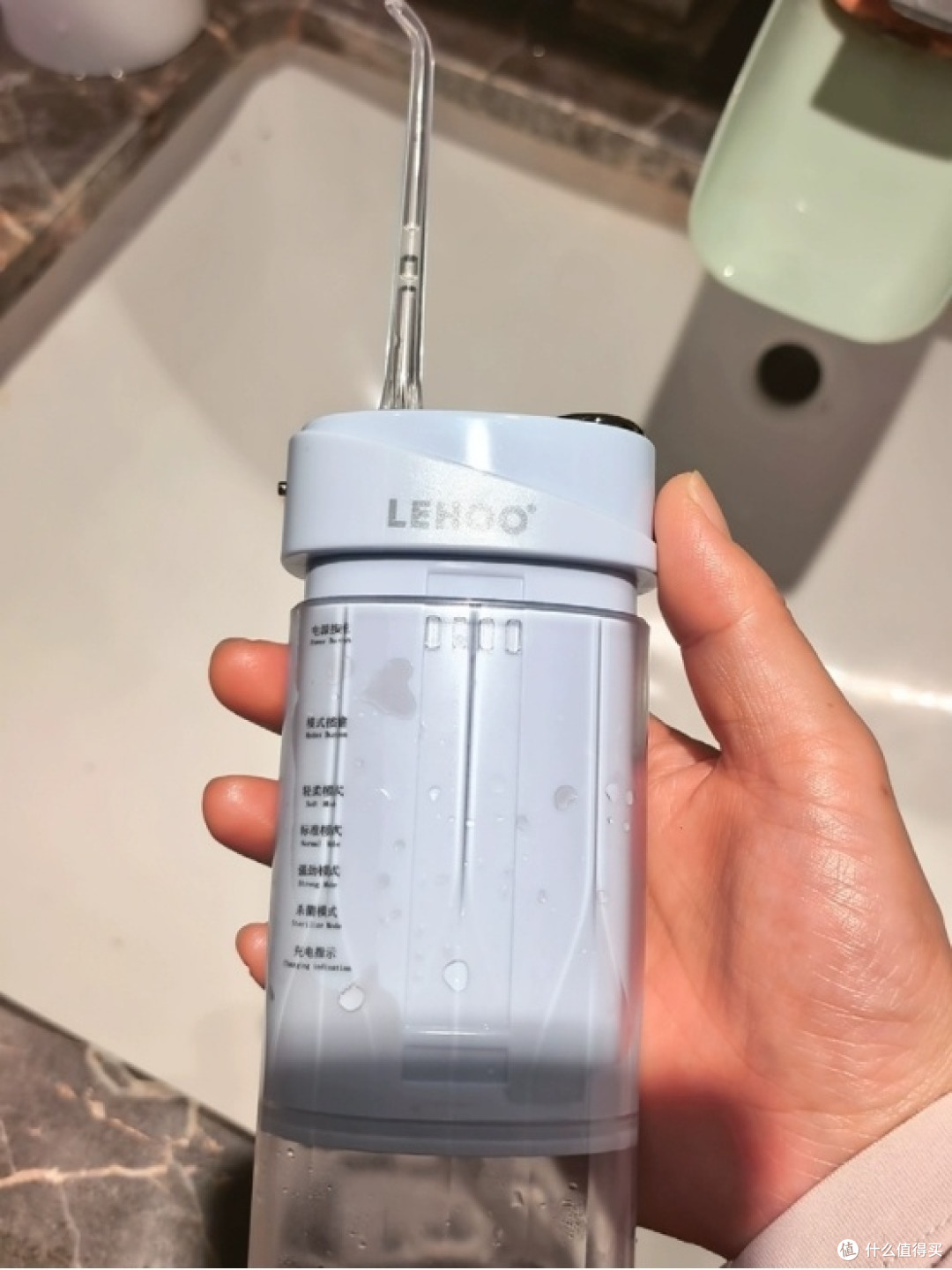 出差党想轻装清洁?便携式冲牙器怎么带,耐用续航都要看清