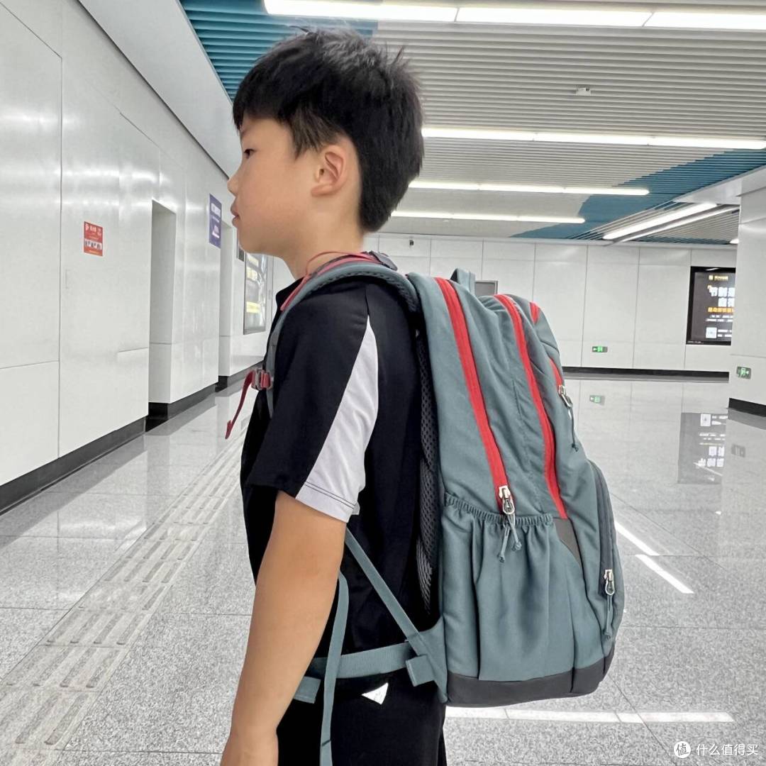 不止是护脊书包!户外老牌“多特”,7岁体育生课业训练从容兼顾