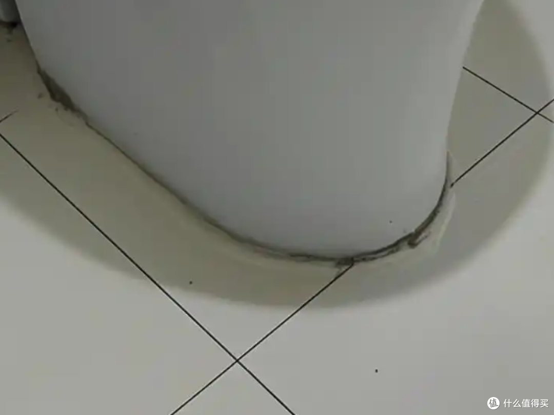 暑假带娃回老家,马桶老是漏水,折腾半天才找到根源