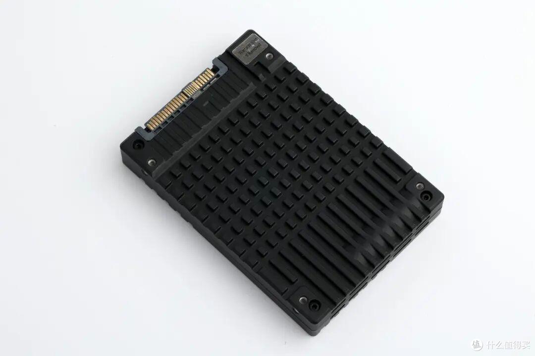 长江存储PE511固态硬盘首测：PCIe5.0硬实力，保证数据安全、稳定