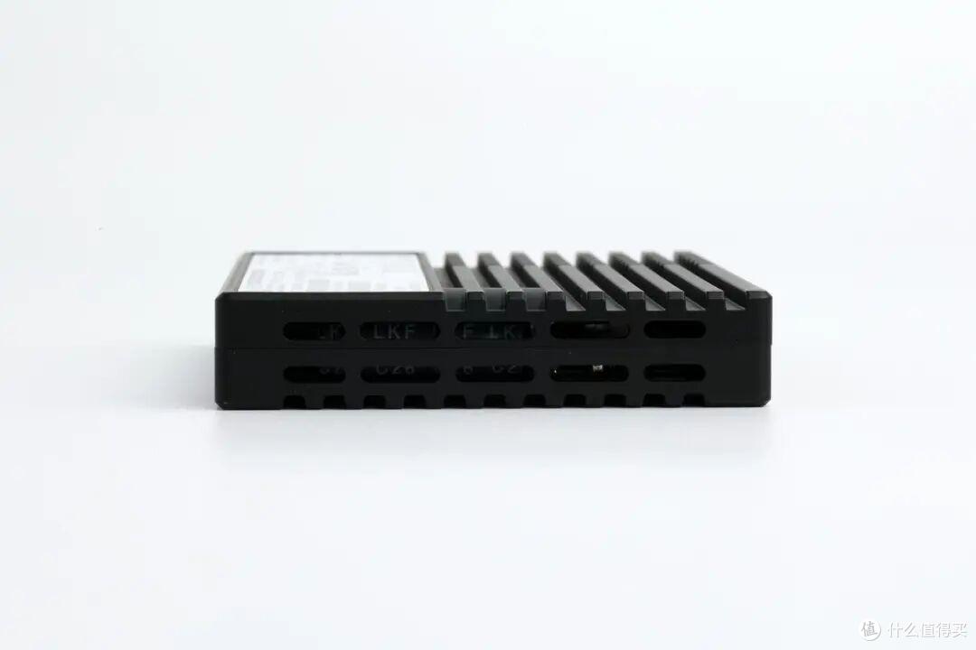 长江存储PE511固态硬盘首测：PCIe5.0硬实力，保证数据安全、稳定