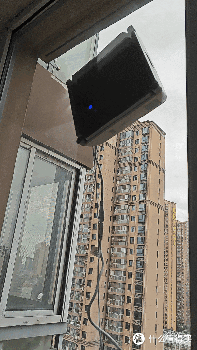 高层擦窗太危险?387元拿下科沃斯MiNi,一次家政钱换几年省心!