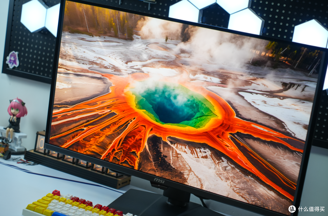 今年最稳的4K OLED显示器?微星MPG 322UR QD-OLED X24流光实测