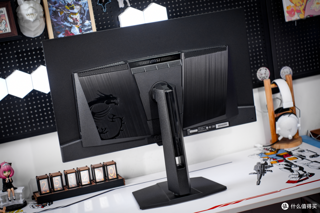 今年最稳的4K OLED显示器?微星MPG 322UR QD-OLED X24流光实测