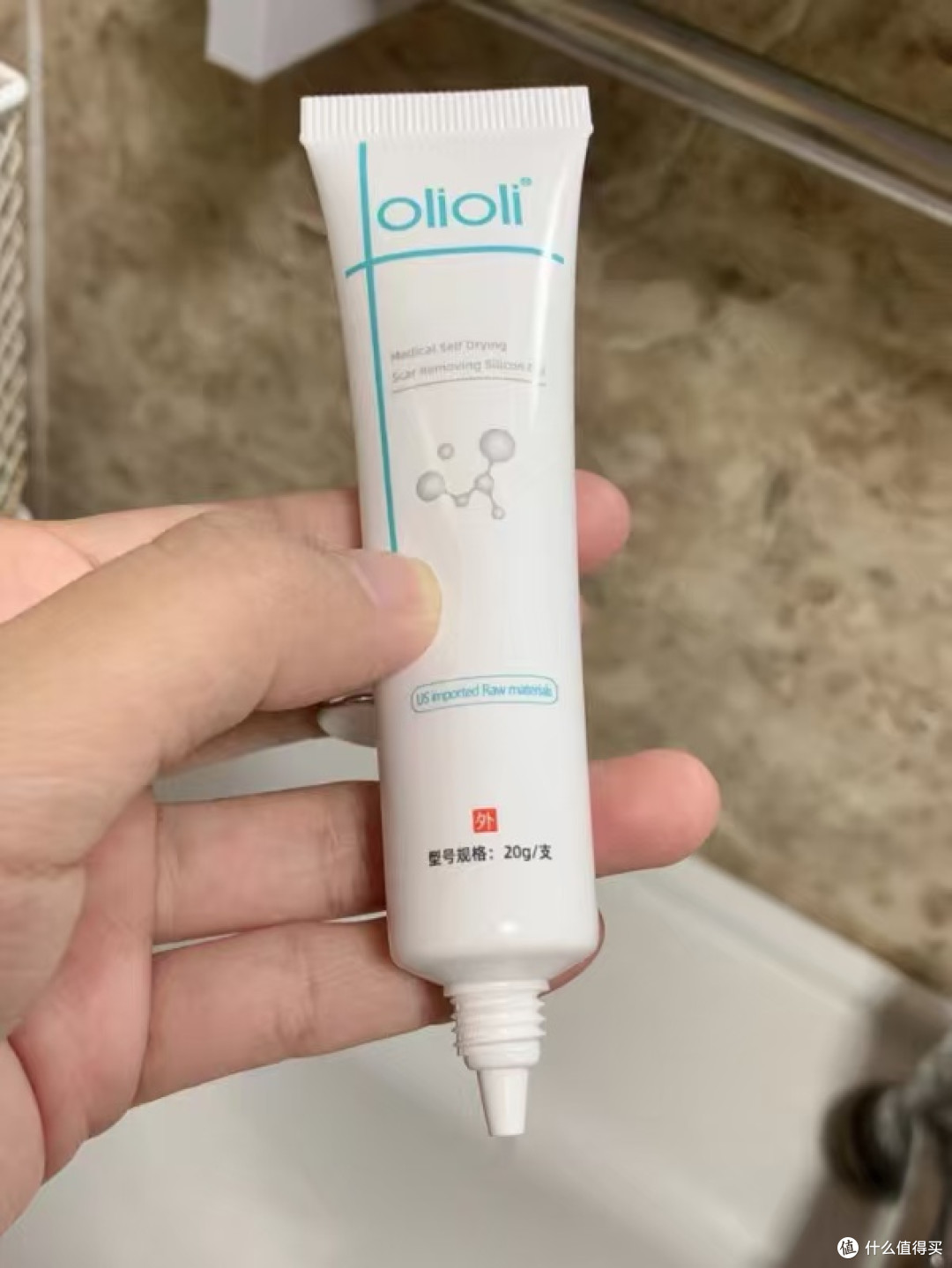 点痣后脸上留印的姐妹怎么选祛疤膏？用对顺序比一次涂很多更重要
