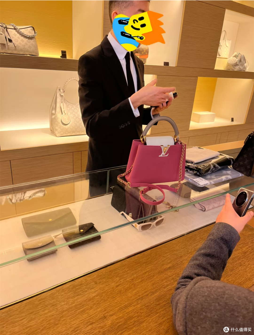 中产直男送礼“雷区”:从香奈儿到LV,件件不便宜,件件都鸡肋