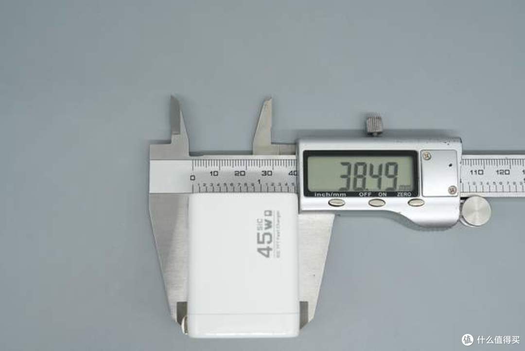 让充电状态完全可视化,勤领科技45W碳化硅智能显示充电器拆解