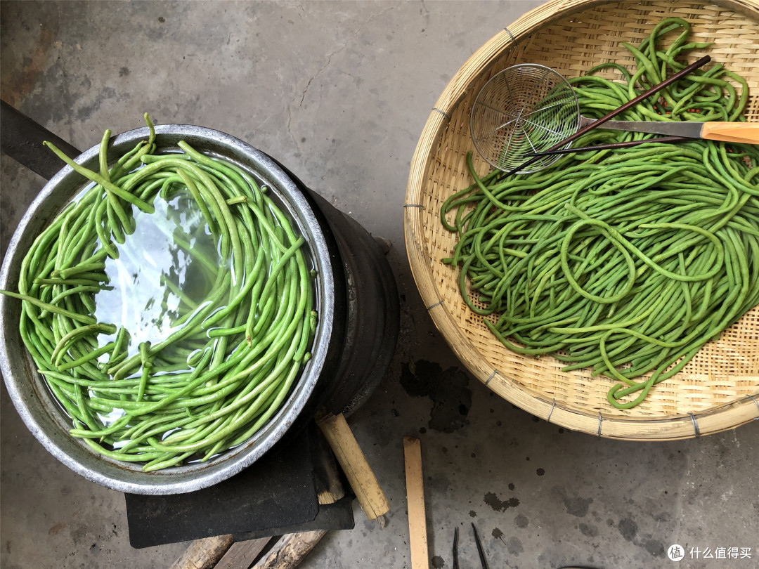 立秋后这5种菜抓紧晒,便宜量大,晒干炖肉超香,过冬有好菜了