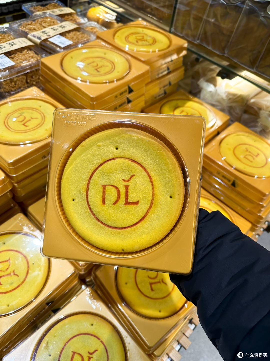 胖东来被房东天价涨租逼走,一年赚一个亿的店说关就关,谁喜谁悲?