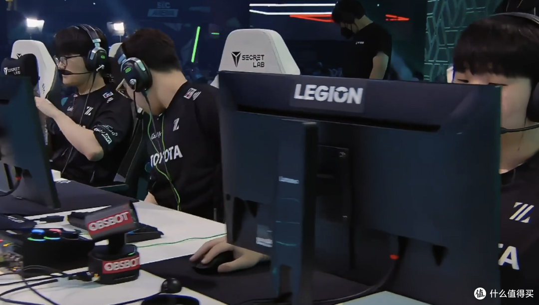 预选 LEGION、正赛卓威贴标,EWC 在 CS 项目为什么搞区别对待?