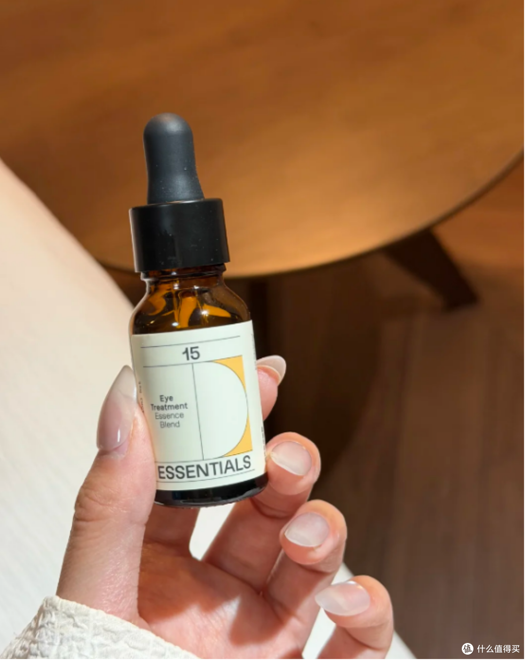 眼油祛黑眼圈有用吗？抗衰人群3款眼油双效淡黑眼圈