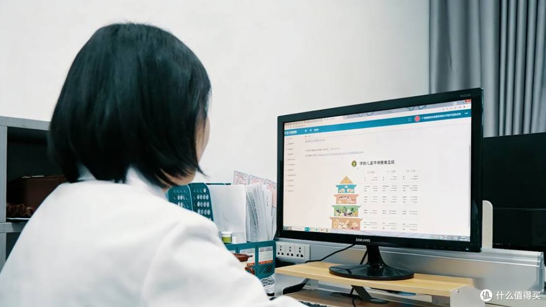 把孩子的午饭端给大厨看,他一句话让我知道什么是专业