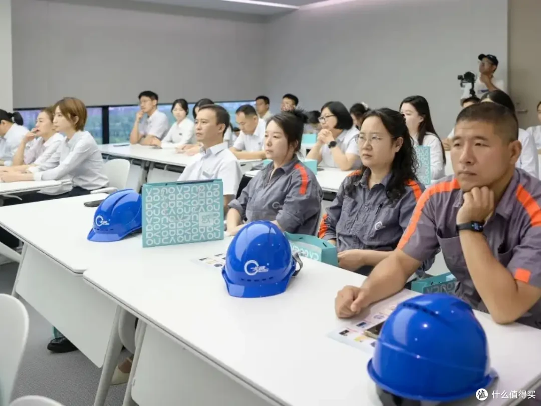 华为产品走进洛阳北玻:一场科技与匠心的深度共鸣