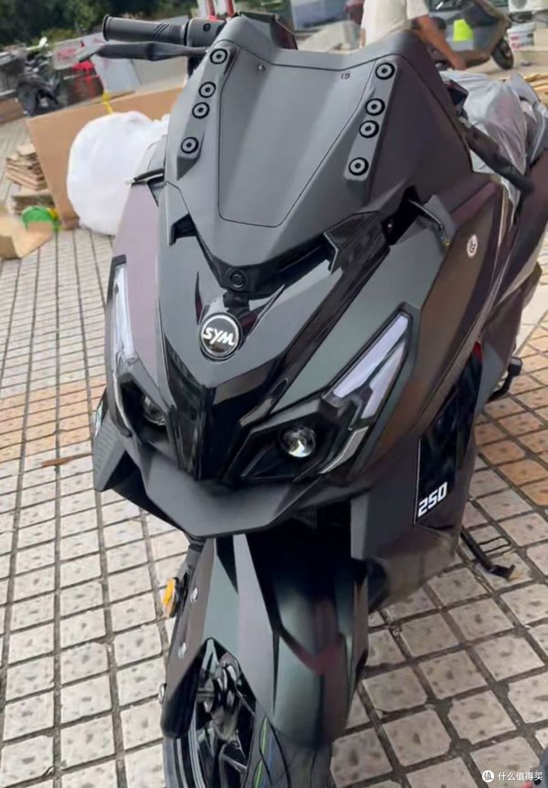 实体店偶遇曼巴绿巡弋250,小众配色抓人眼,顾虑也跟着来了