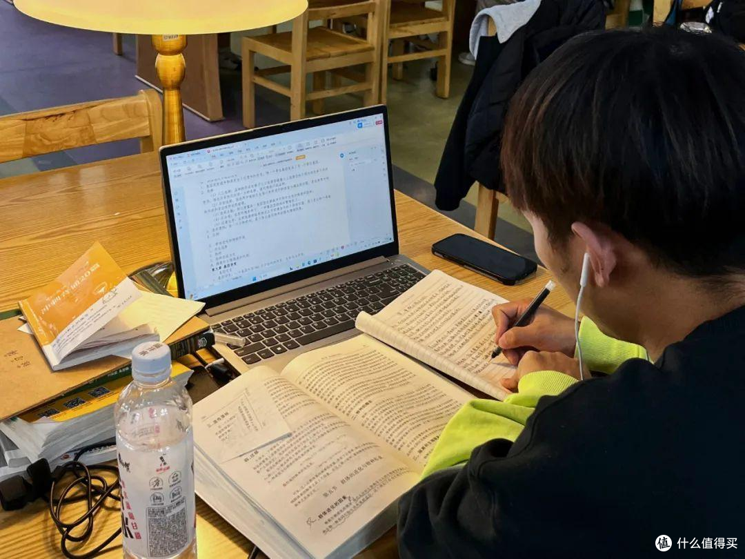 开学买笔记本,我表弟花8000块买了个教训