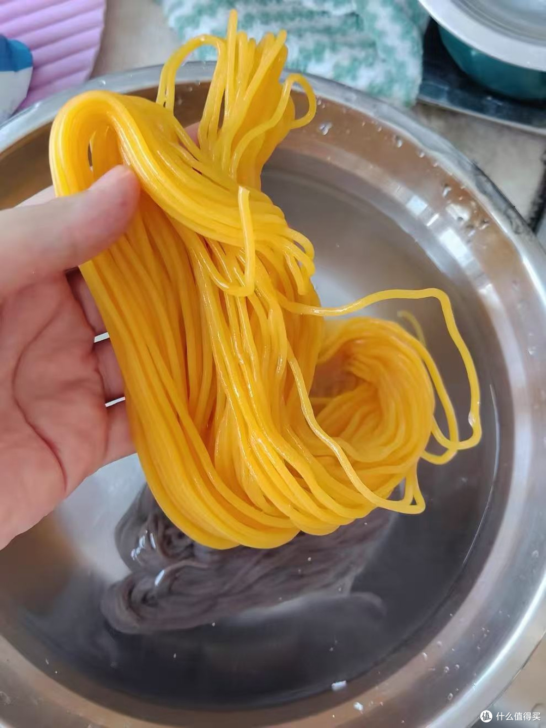 东北人认证!这口玉米面条就是小时候的味道