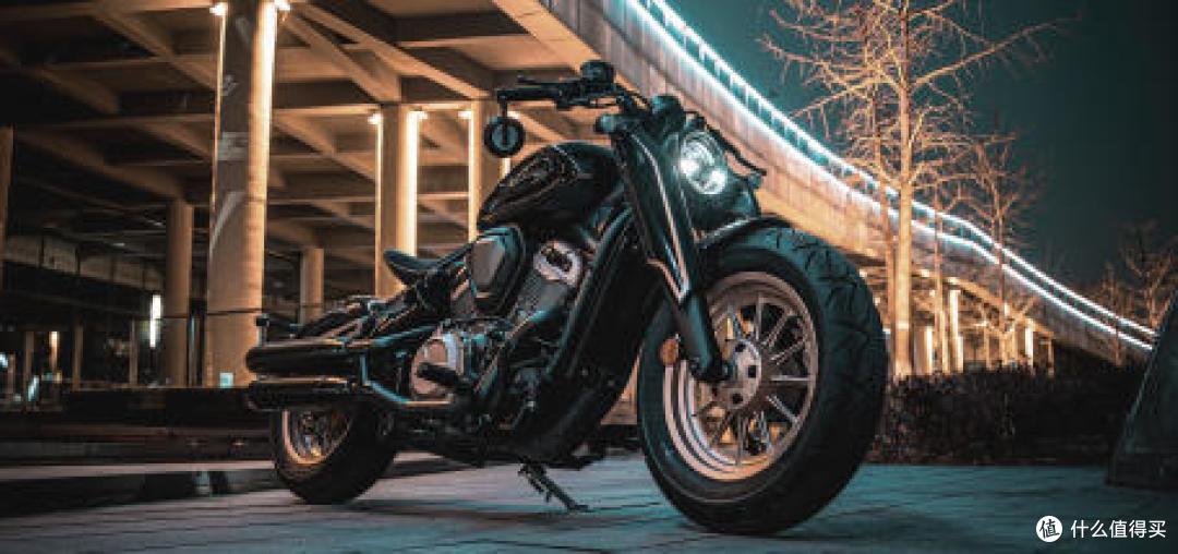 2.7万买448cc V双BOBBER,拿破仑450的单座复古巡航个性值多少