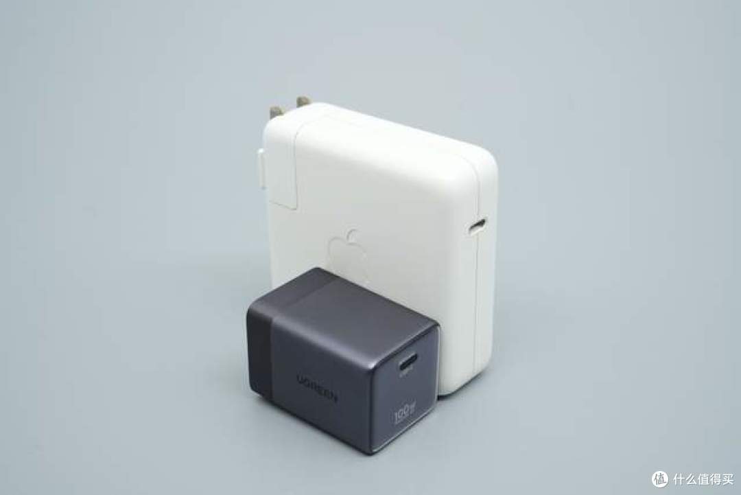 绿联Nexode Air 100W氮化镓快充拆解