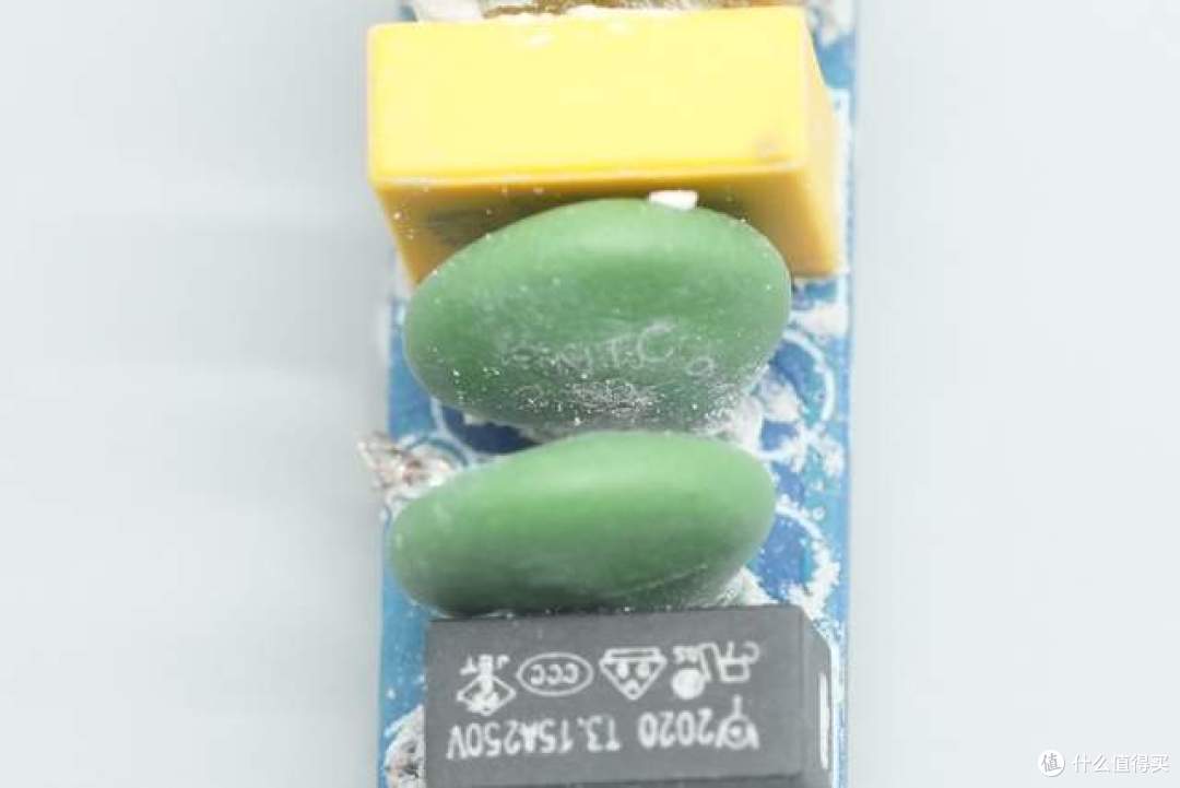 绿联Nexode Air 100W氮化镓快充拆解