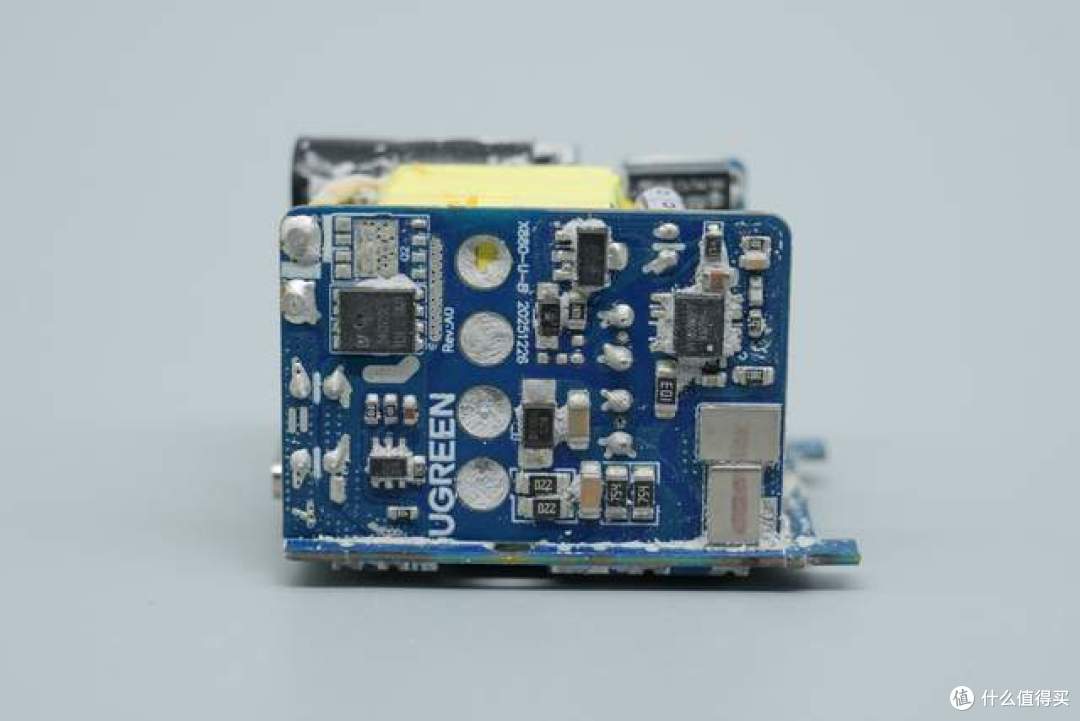 绿联Nexode Air 100W氮化镓快充拆解