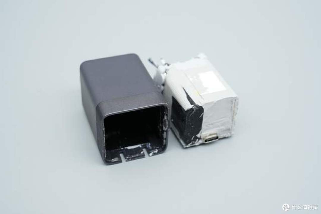 绿联Nexode Air 100W氮化镓快充拆解