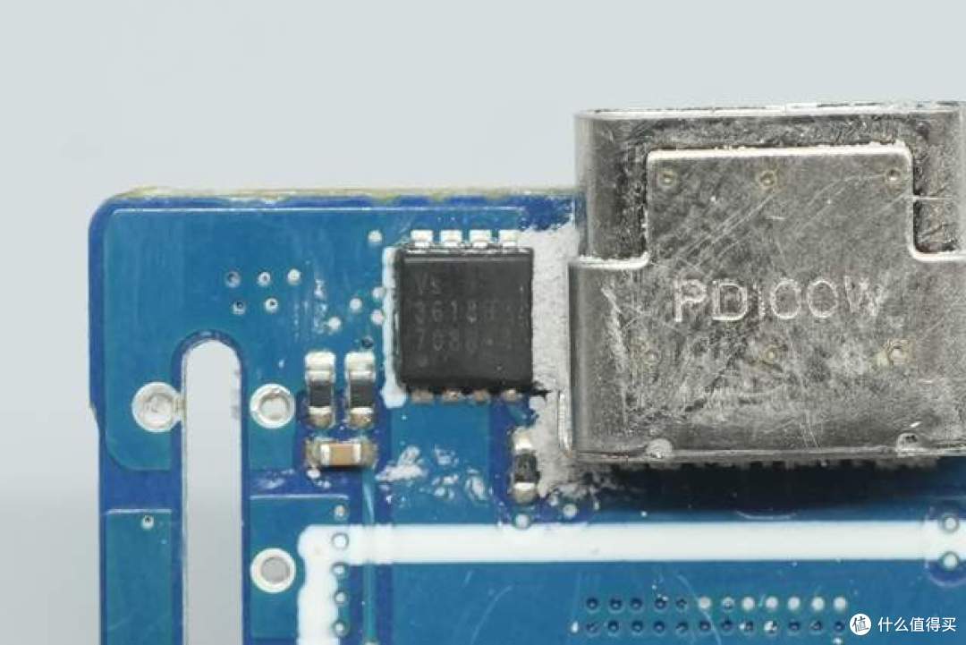 绿联Nexode Air 100W氮化镓快充拆解
