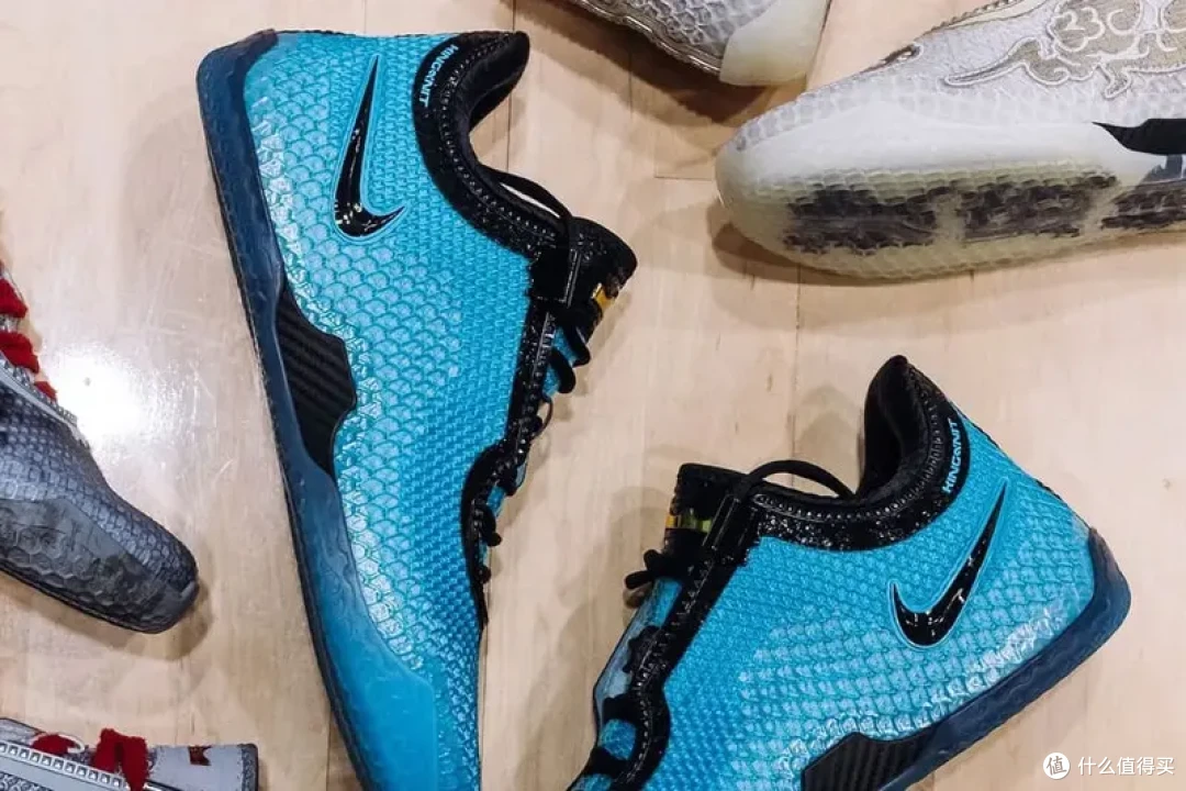 勒布朗·詹姆斯正式发布耐克 LeBron 24 篮球鞋，NBA 费城 76 人队 Nike LeBron 24 “流星”配色
