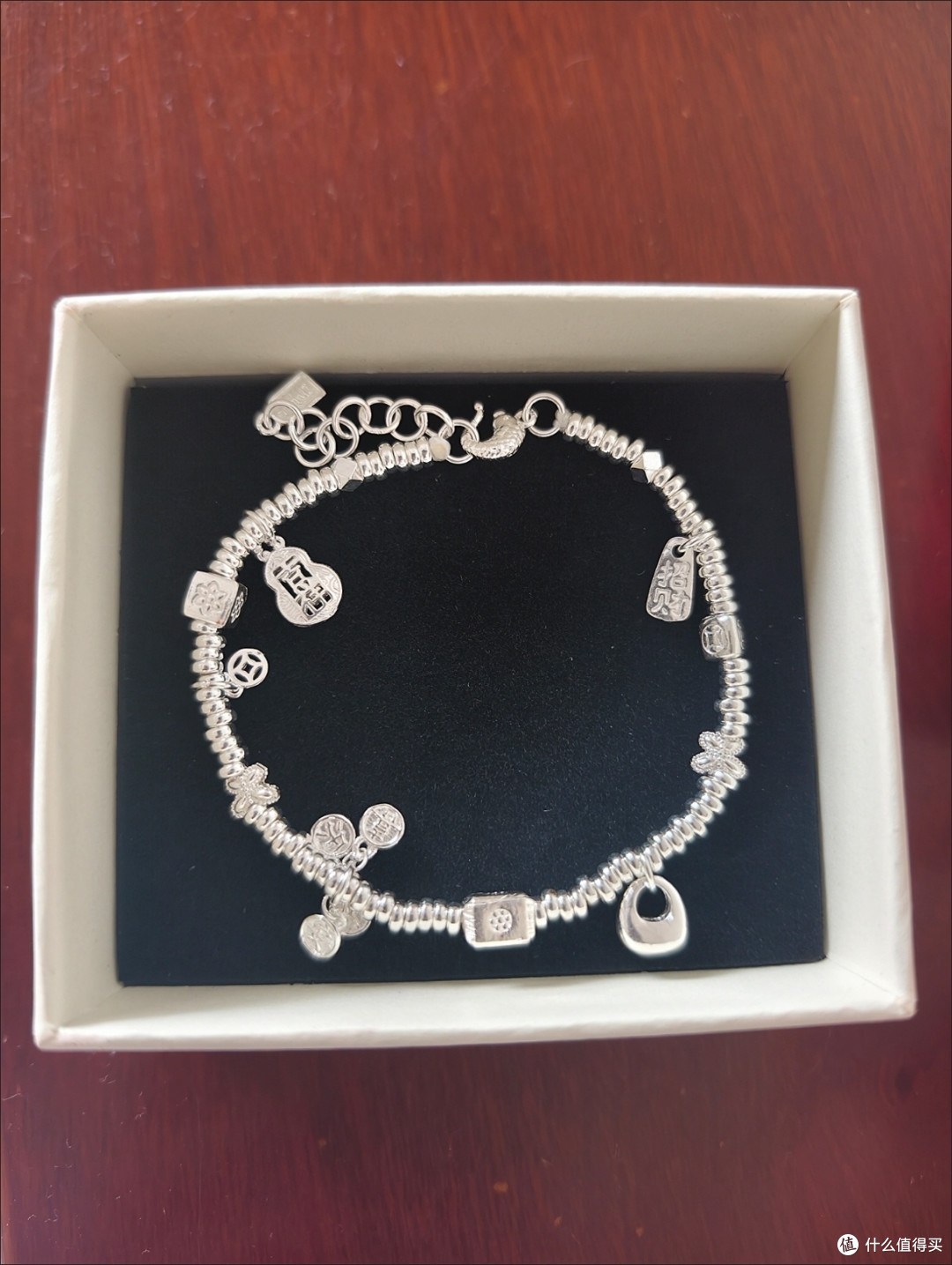 七夕手链饰品值不值?对比大牌vs小众设计的性价比