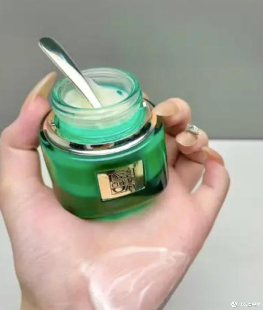 清爽型淡纹面霜整理：从控油保湿到紧致修护，混油熟龄肌优选