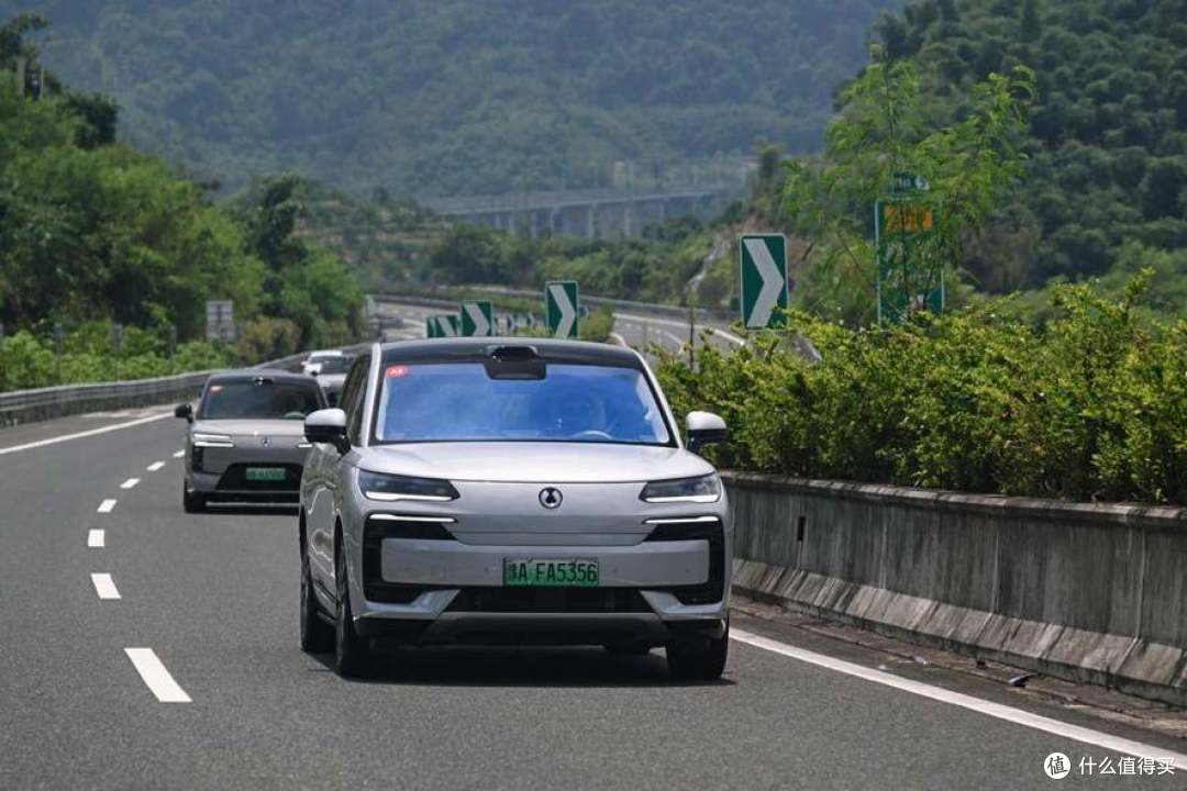 驰骋山海绿色远航 比亚迪车队开启海外新征程
