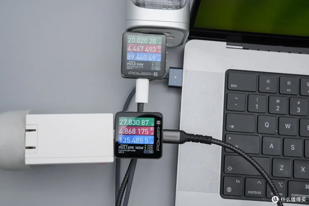 功率翻倍还新增 DC 口,闪极Shargeek 300 移动电源评测