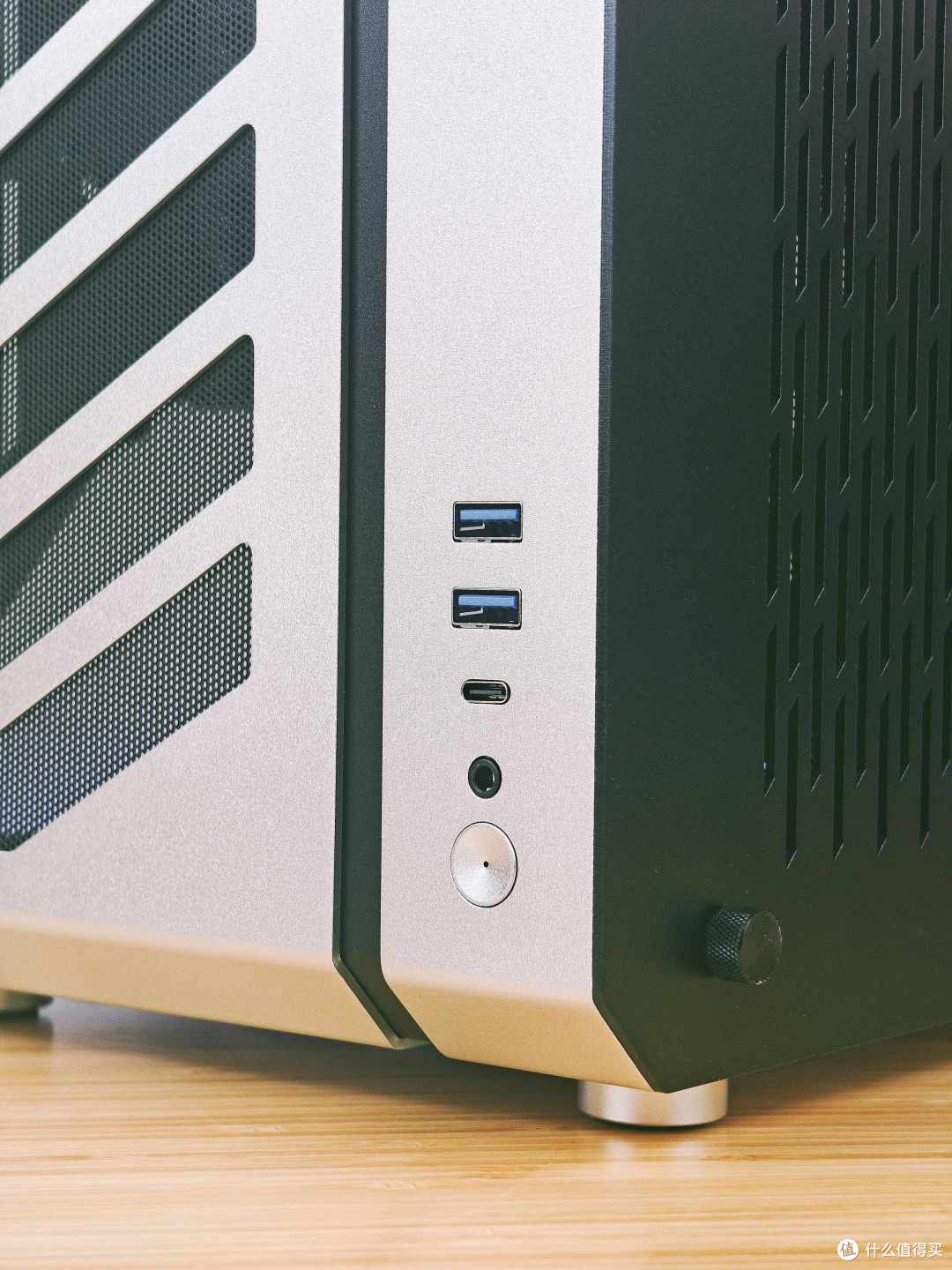 性价比装机方案?精致够用的手提主机装机分享