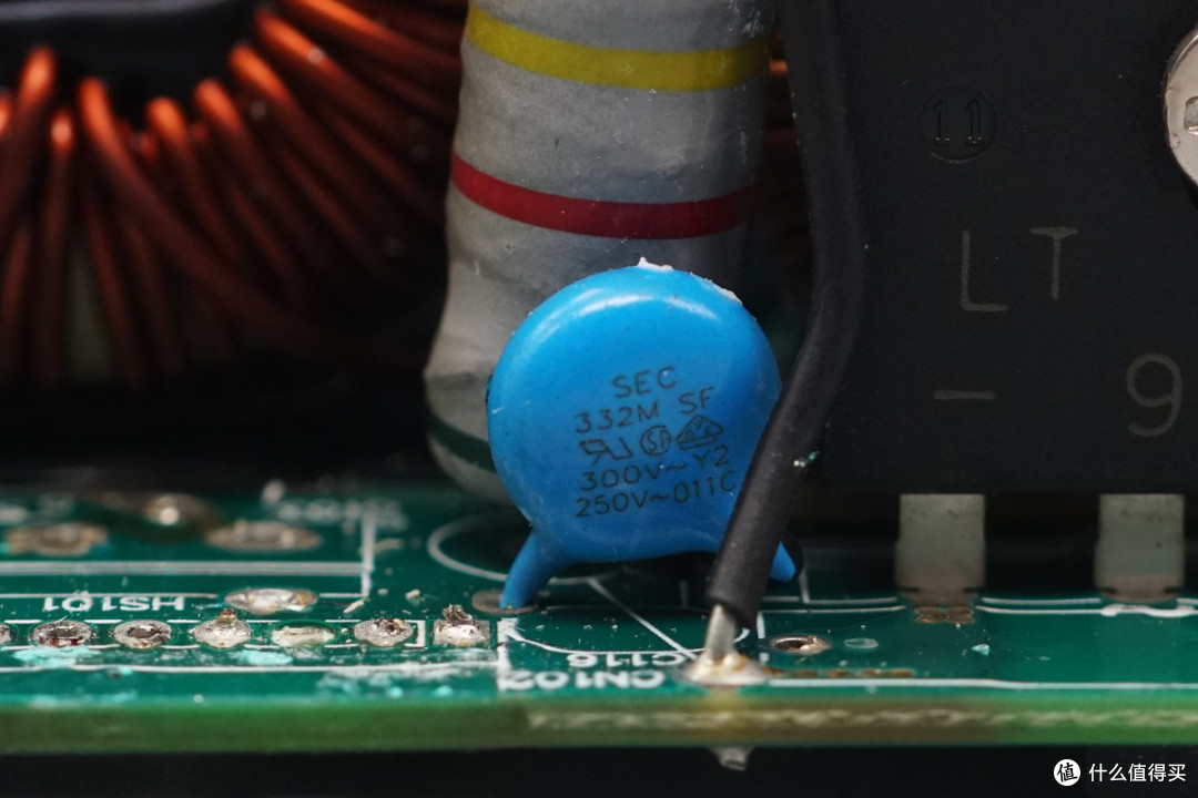 支持 N+1 冗余并联,全汉800W CRPS服务器电源拆解