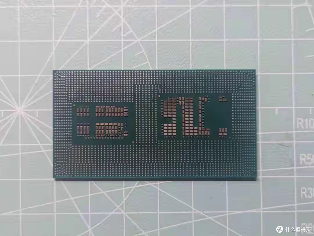 Intel 和 AMD 联手搞出来的绝版芯片!自带双显卡,如今整机1800